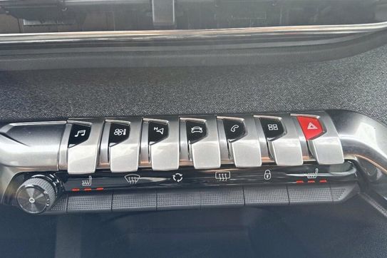 Peugeot 3008 1.2 PureTech Allure S&S EAT8