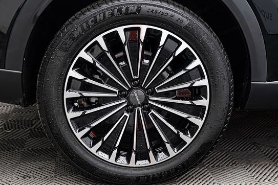 Omoda 9 1.5 Super Hybrid Exclusive AWD