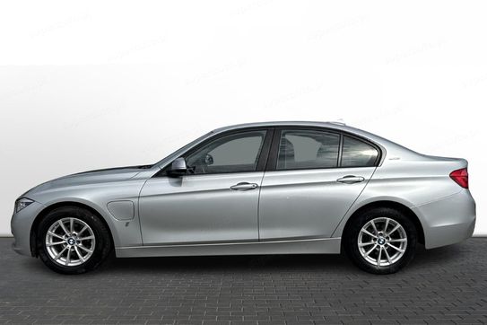 BMW Seria 3 330e iPerformance Advantage