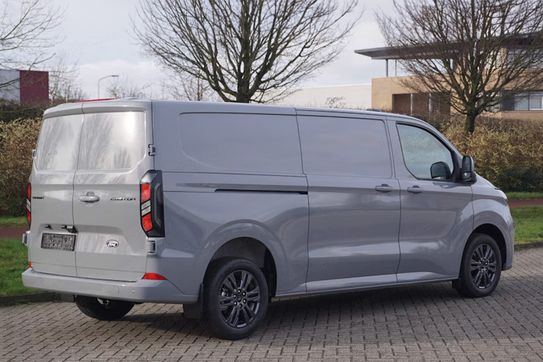 Ford Transit Custom 320 L2H1 Limited A8