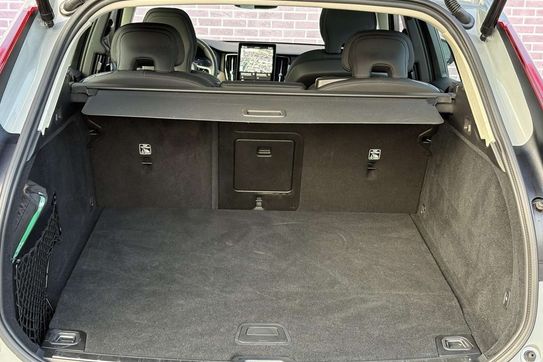 Volvo XC60 B5 AWD Ultra Dark