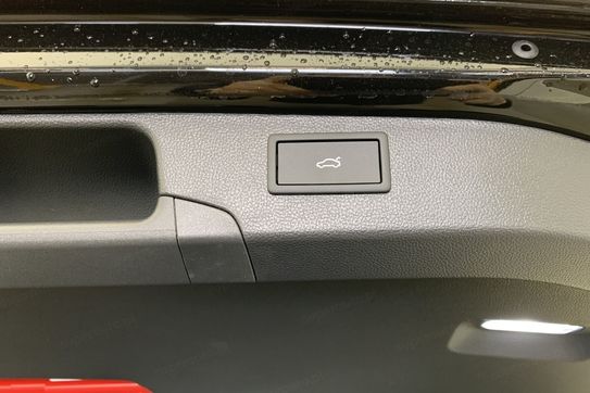 Volkswagen Passat Elegance 1.5 eTSI DSG6