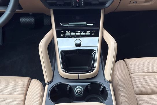 Porsche Cayenne Coupe E-Hybrid Black Edition