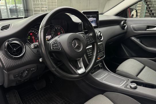 Mercedes GLA 180 7G-DCT