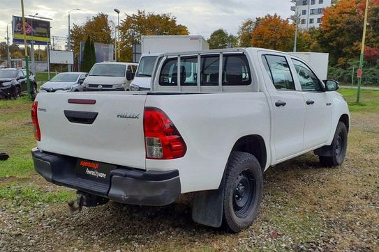 Toyota HiLux Double Cab DLX 4x4