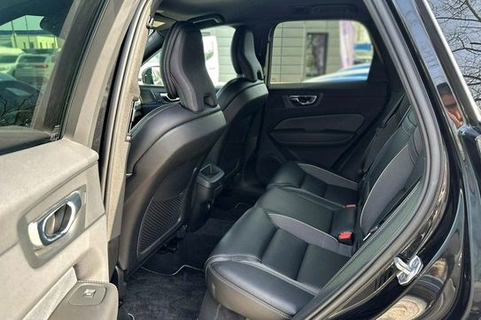 Volvo XC60 T4 R-Design