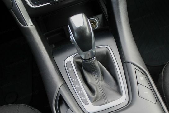 Ford Mondeo 2.0 Hybrid Trend
