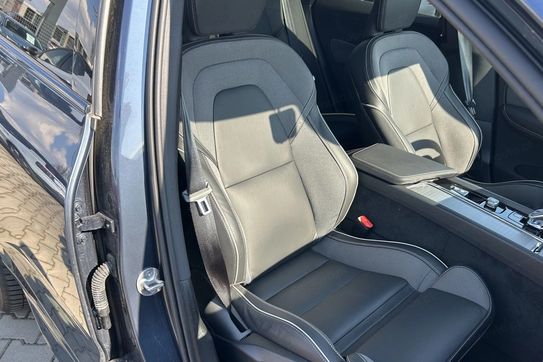 Volvo XC60 T6 Plug-In Hybrid AWD Plus Dark aut