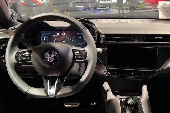 Alfa Romeo Junior 1.2 Ibrida Ti
