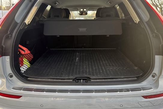 Volvo XC60 B5 B AWD Plus Dark