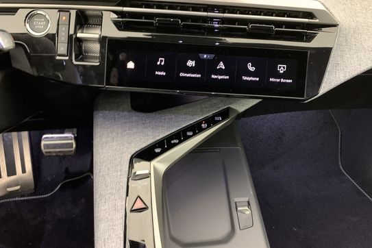 Peugeot 5008 GT 1.2 mHEV e-DCS6