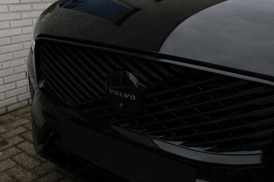 Volvo XC60 B5 AWD Ultra Black Edition