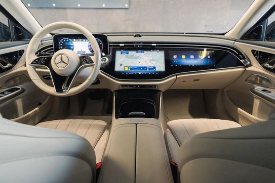 Mercedes Klasa E E 200 mHEV 4-Matic AMG 9G-Tronic