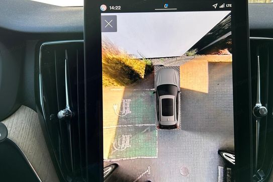Volvo XC60 B5 B AWD Plus Dark aut