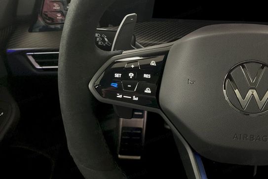 Volkswagen Golf R 2.0 TSI 4Motion DSG