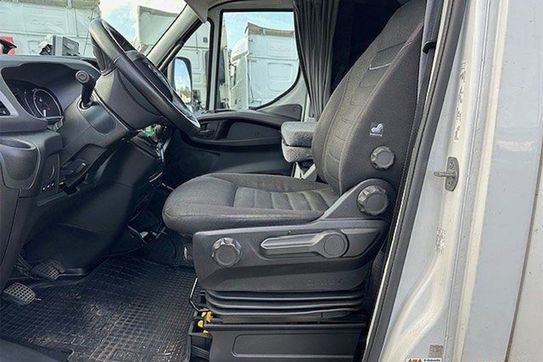 Iveco Daily 70C18 Zabudowa + Tył spanie
