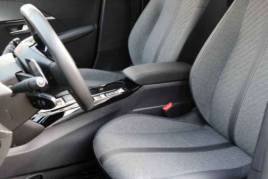 Peugeot 208 Allure eDCS 1.2 MHEV