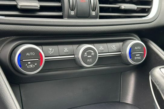 Alfa Romeo Giulia 2.0 Turbo 16V AT8 Super
