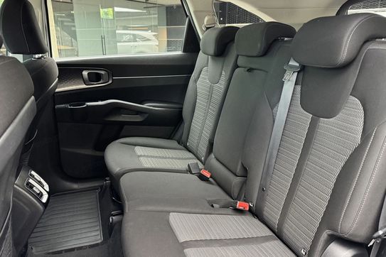 Kia Sorento 1.6 HEV M