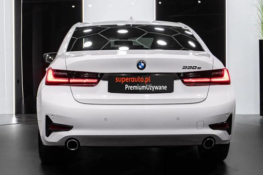 BMW Seria 3 330e