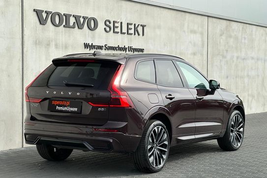 Volvo XC60 B5 B AWD Ultra Dark