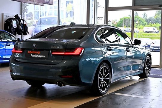 BMW Seria 3 330i xDrive Sport Line aut