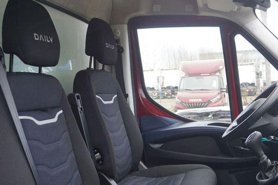 Iveco Daily Hi-Matic Kontener + Winda