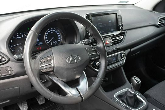 Hyundai i30 1.5 DPI Smart
