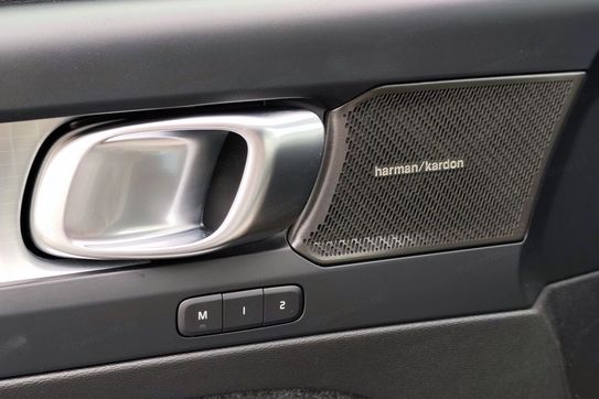 Volvo XC40 B4 B Plus Dark