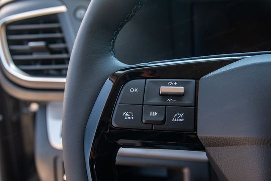 Opel Zafira Life Extra Long L2H1 Business AT8