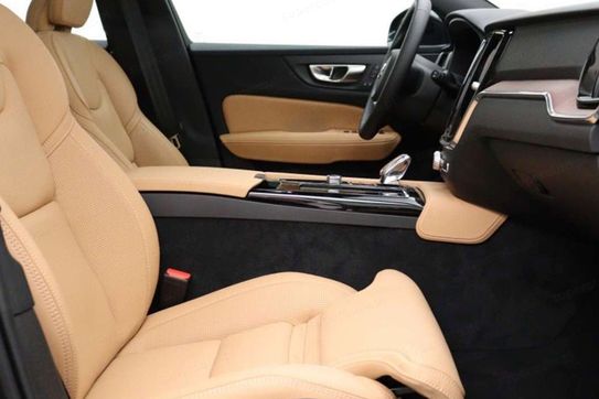 Volvo V60 T6 AWD Plug-In Hybrid Plus Dark