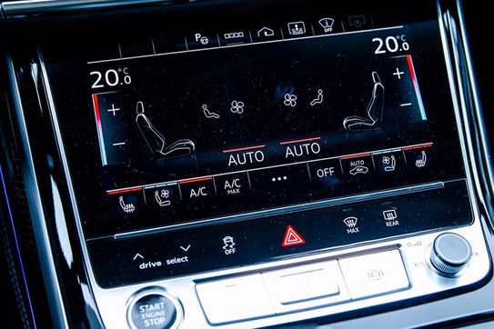 Audi A8 S8 TFSI quattro