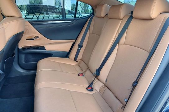Lexus ES 300h Business Edition