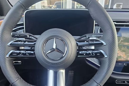 Mercedes Klasa E 300 e 4-Matic AMG