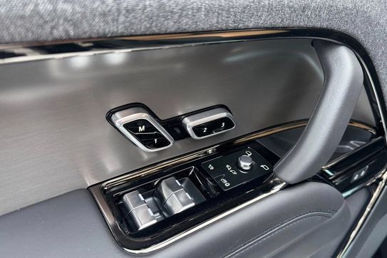 Land Rover Range Rover Sport D300 Dynamic SE