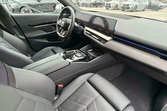 BMW Seria 5 520i mHEV M Sport aut