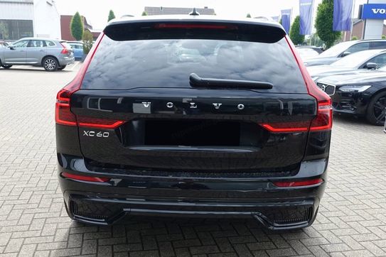 Volvo XC60 B5 AWD Ultra Dark