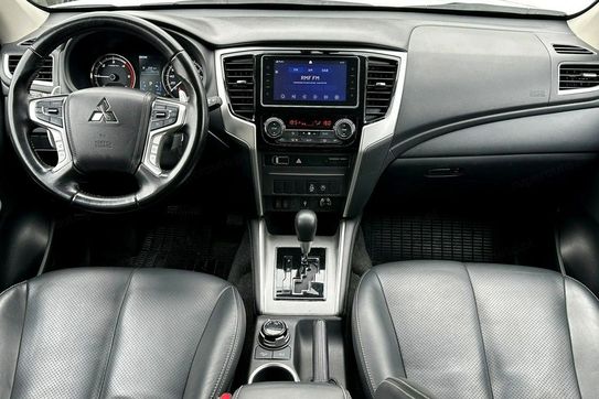 Mitsubishi L200 2.2 d DC Instyle Plus