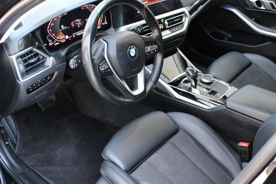BMW Seria 3 320d xDrive Sport Line aut