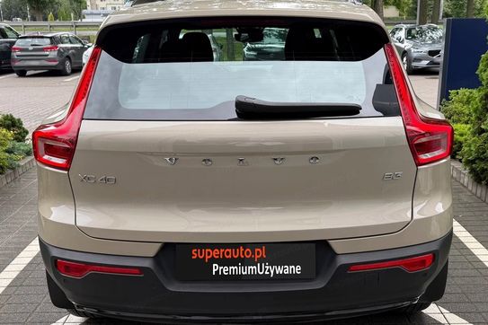Volvo XC40 B3 B Plus Dark