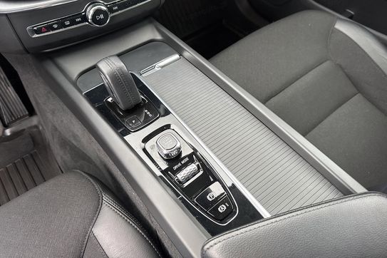 Volvo XC60 B4 D AWD Momentum Pro