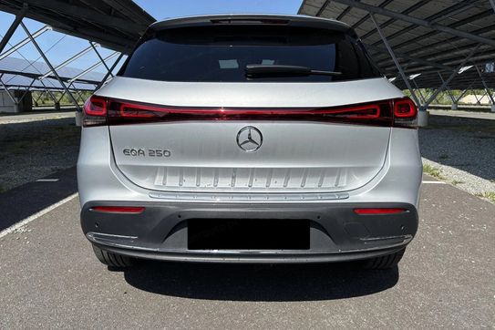Mercedes EQA 250  Electric Art