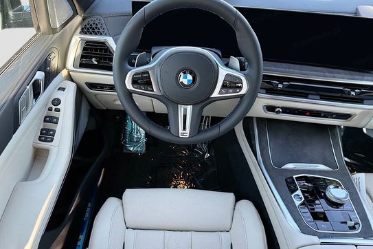 BMW X7 M60i xDrive