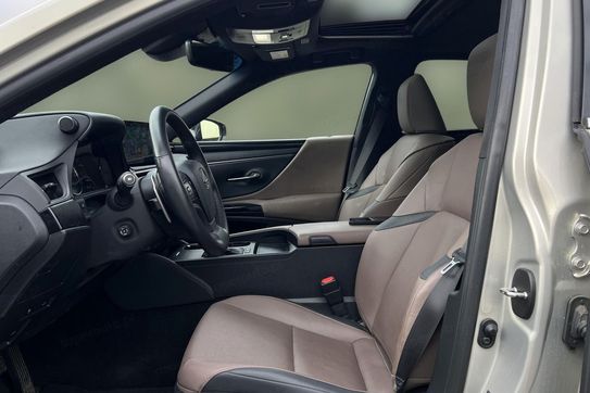 Lexus ES 300h Business Edition