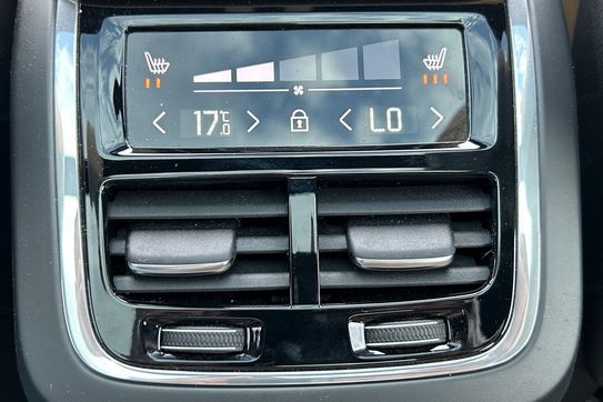 Volvo XC60 B5 B AWD Ultimate Dark