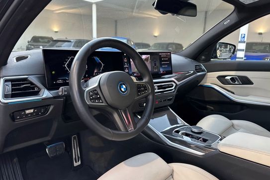 BMW Seria 3 Touring 330e xDrive M Sport