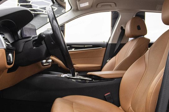 BMW Seria 5 530e Luxury Line sport-aut