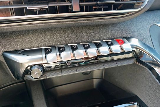 Peugeot 3008 1.2 Puretech Allure Pack S&S EAT8