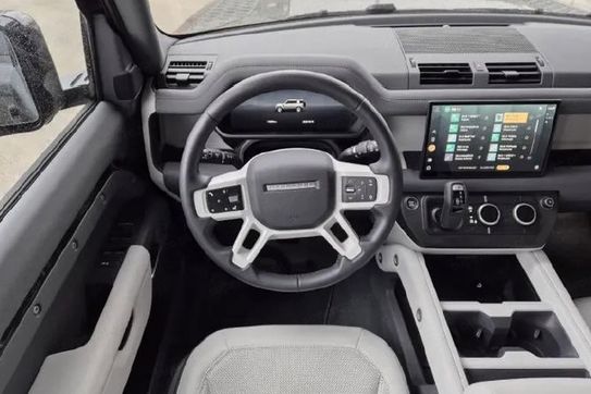 Land Rover Defender 110 D250 S