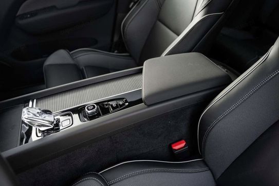 Volvo XC60 T6 Plug-In Hybrid AWD Ultra Black Edition